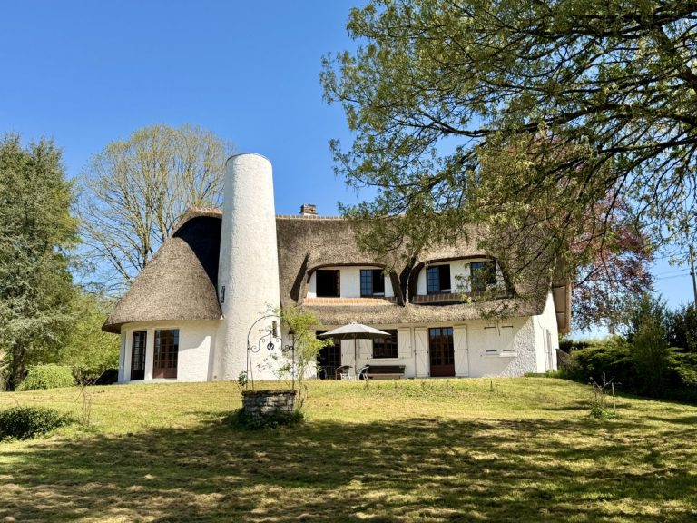 EXCLUSIVITÉ – Propriété de charme en bord de Sarthe