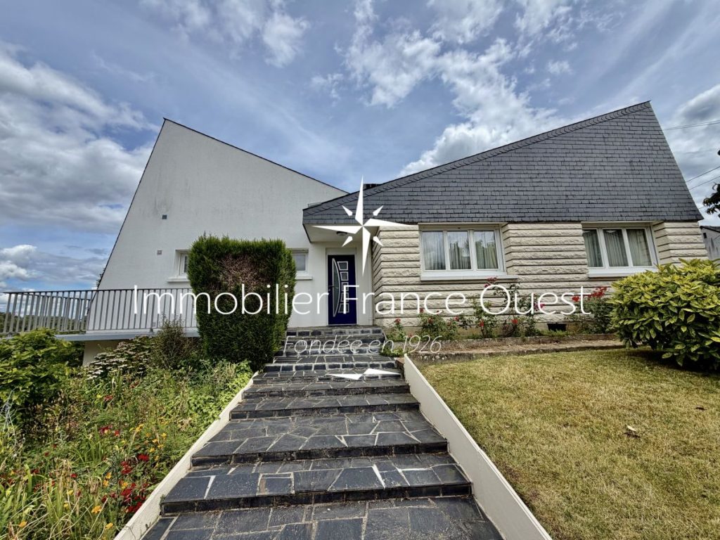 Maison contemporaine avec terrasse et vue exceptionnelle Sablé sur Sarthe (72)